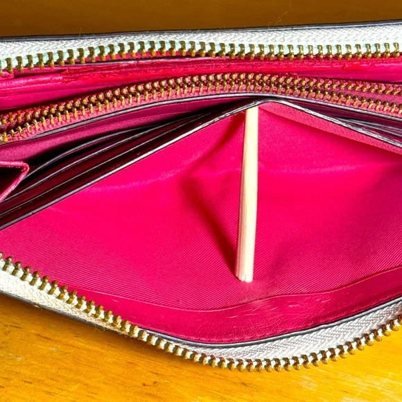 Coach Limiteded Edition continental zip around wallet With Pop Floral Print - Picture 16 of 16